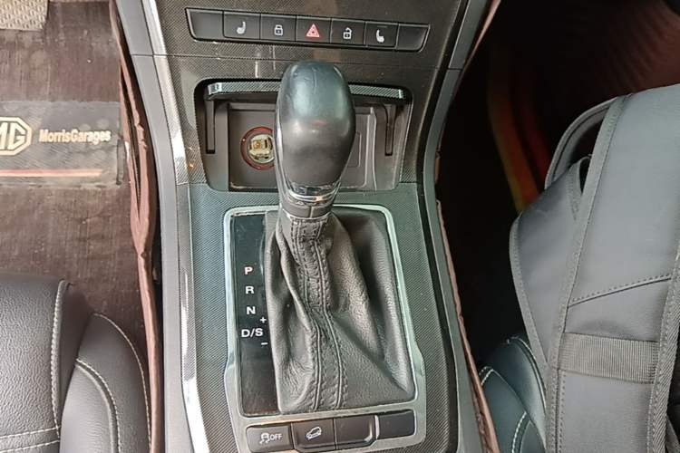 Used MG GS 2017 20T Automatic Prestige Edition Gear Lever