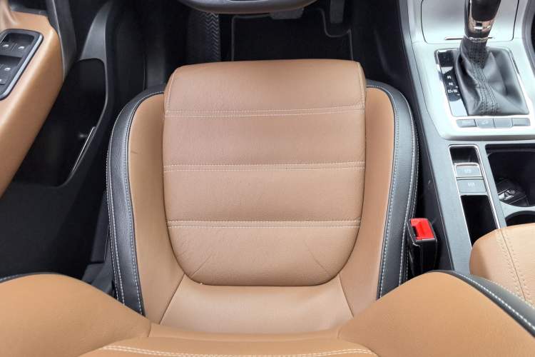 Used MG GS 2017 20T Automatic Luxury Edition Interior 2