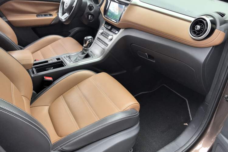 Used MG GS 2017 20T Automatic Luxury Edition Interior 6