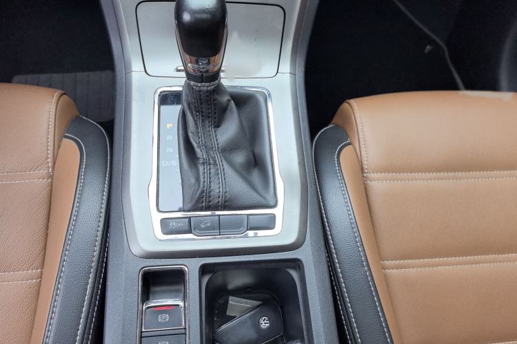 Used MG GS 2017 20T Automatic Luxury Edition Interior 8