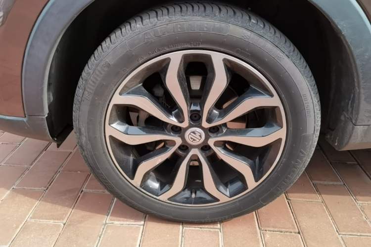Used MG GS 2017 20T Automatic Prestige Edition Left Front Wheel Hub
