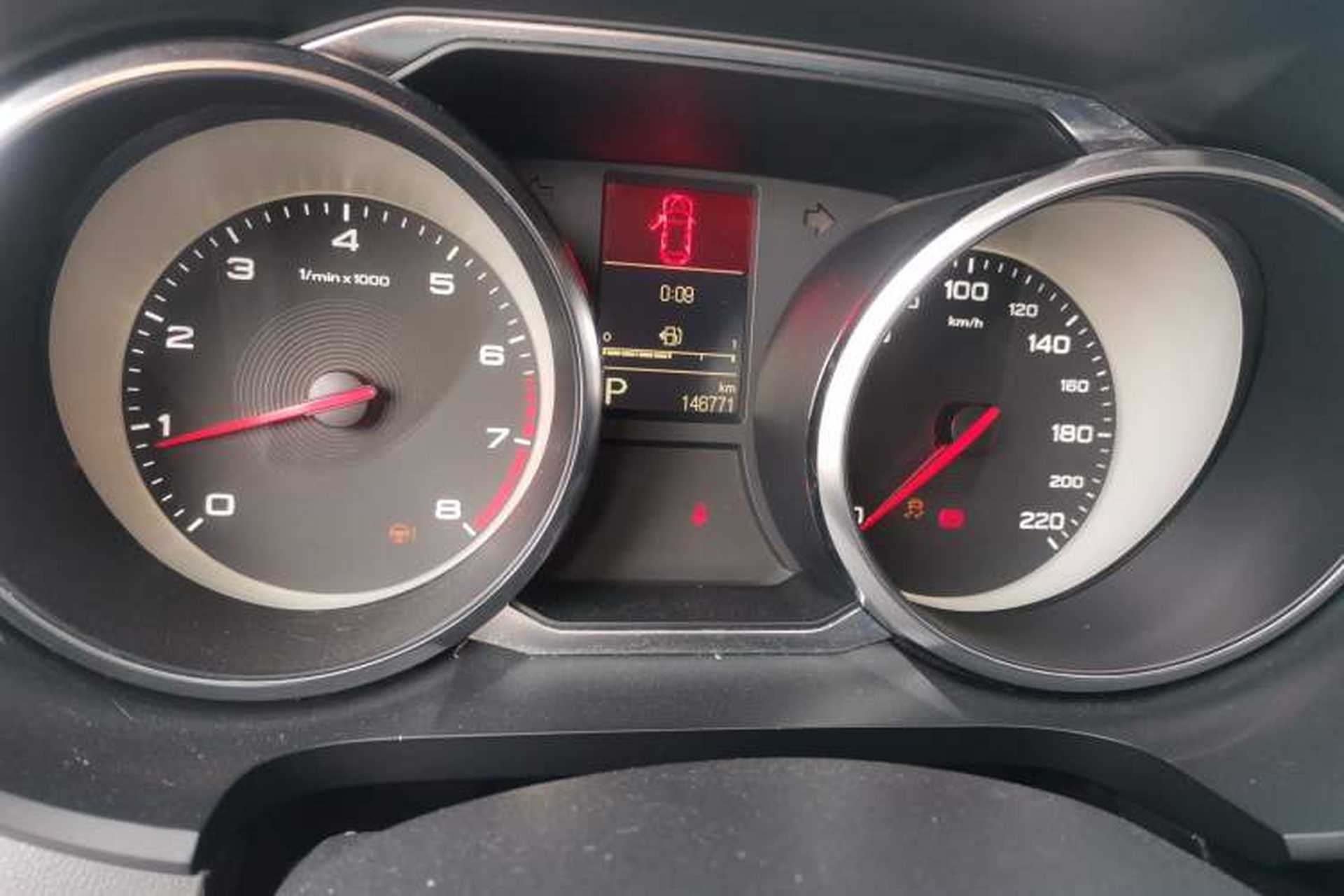 Used MG GS 2017 20T Automatic Prestige Edition Odometer Close Up