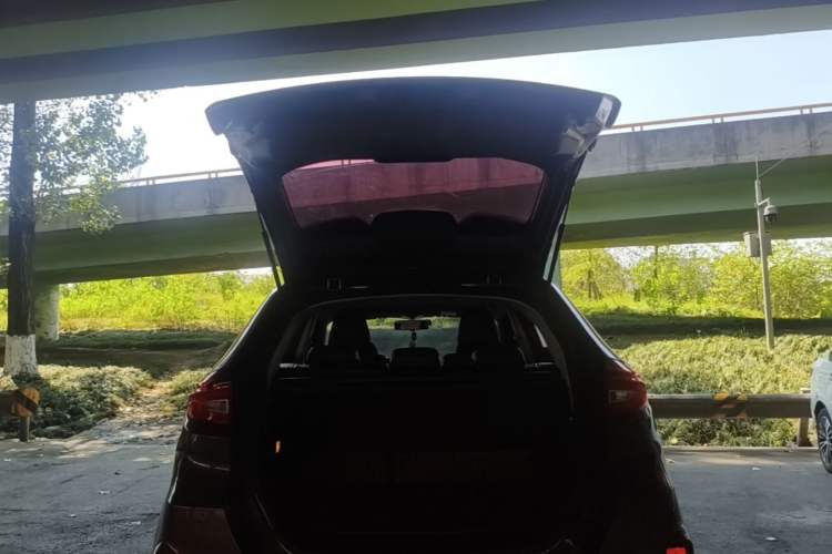 Used MG GS 2017 30T Automatic Prestige Edition Trunk