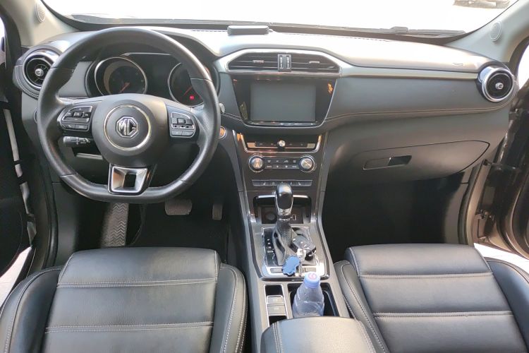 Used MG GS 2017 20T Automatic Prestige Edition Center Console