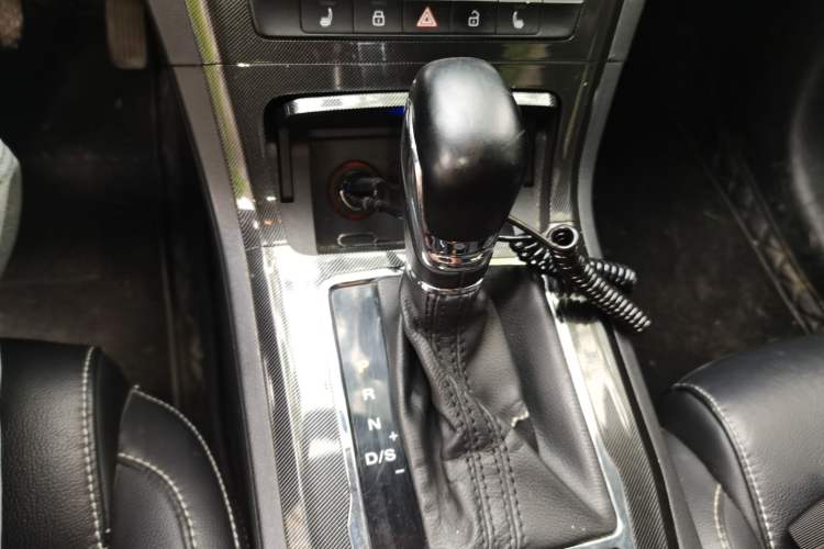 Used MG GS 2017 20T Automatic Prestige Edition Gear Lever