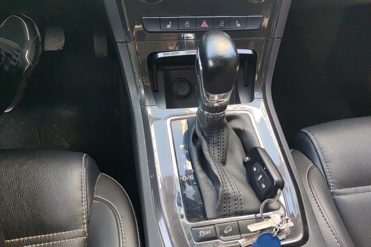 Used MG GS 2017 20T Automatic Prestige Edition Gear Lever