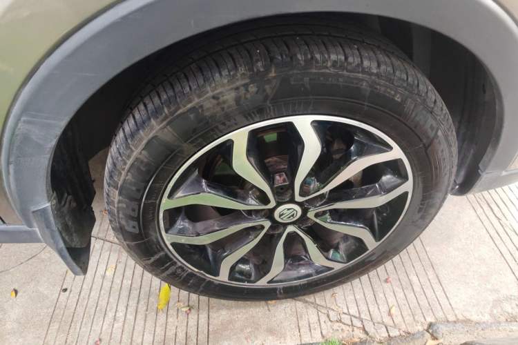 Used MG GS 2017 20T Automatic Prestige Edition Right Front Wheel Hub