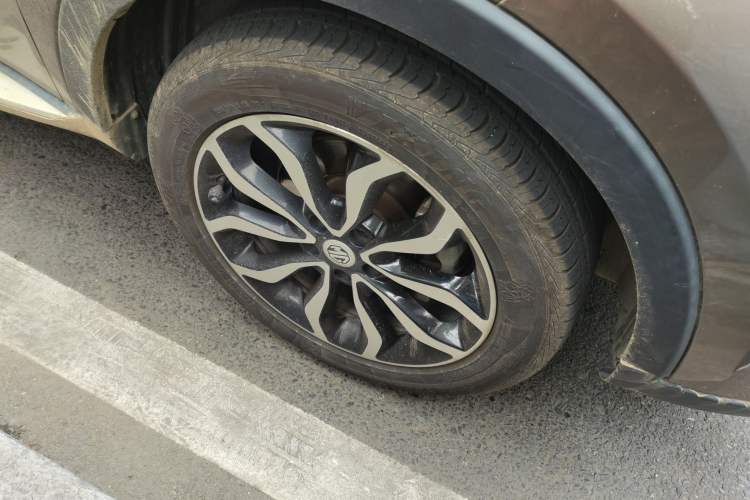 Used MG GS 2017 20T Automatic Prestige Edition Right Front Wheel Hub