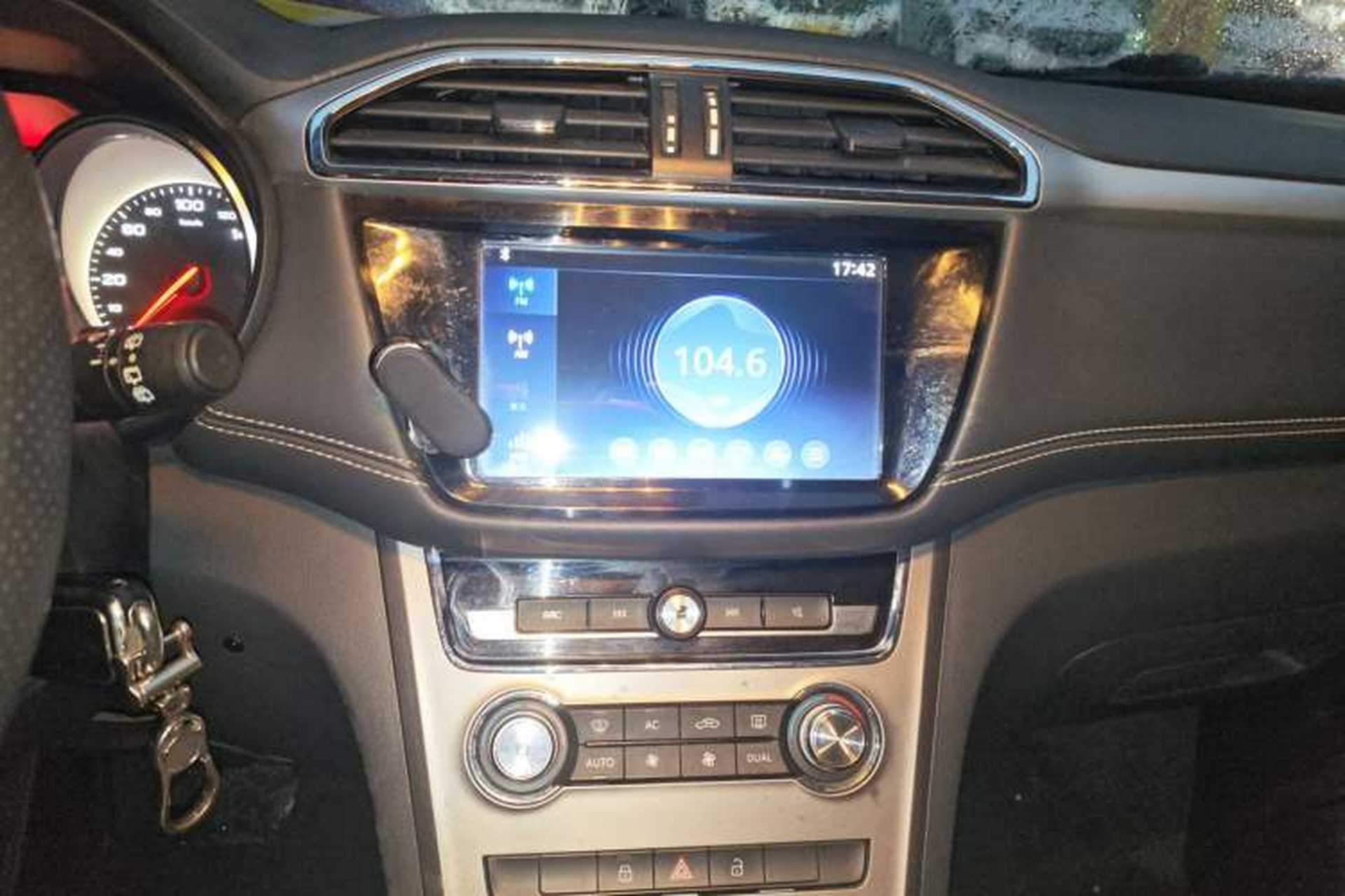 Used MG GS 2017 20T Automatic Luxury Edition Audio And AC Panel