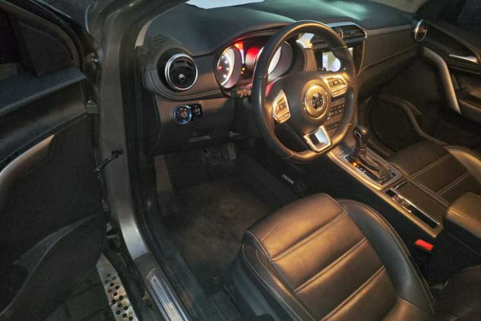 Used MG GS 2017 20T Automatic Luxury Edition Interior 3