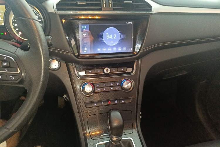 Used MG GS 2017 30T Automatic Prestige Edition Audio And AC Panel