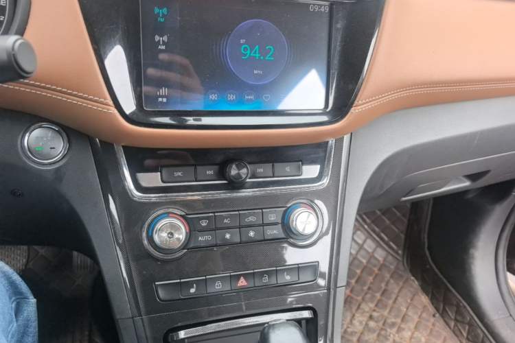 Used MG GS 2017 30T Automatic Prestige Edition Audio And AC Panel
