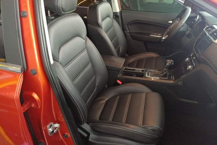 Used MG GS 2017 30T Automatic Prestige Edition Right Front Seat