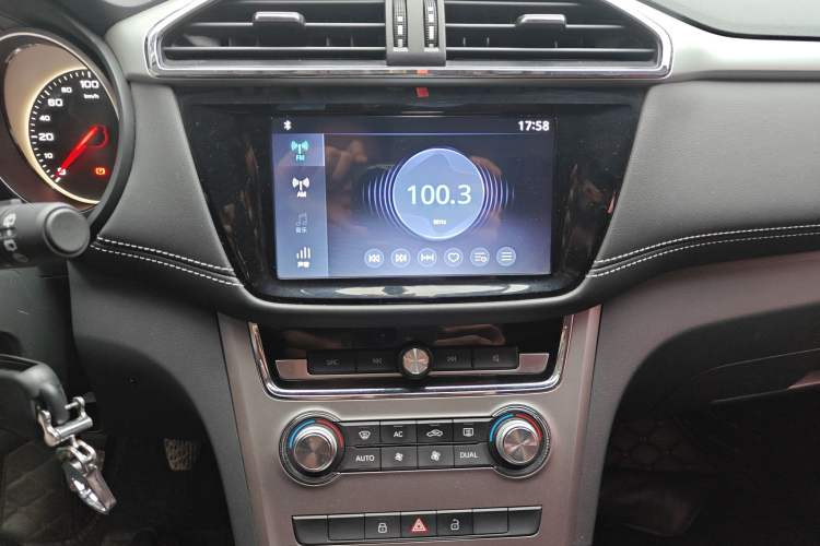 Used MG GS 2017 20T Manual Luxury Edition Audio And AC Panel