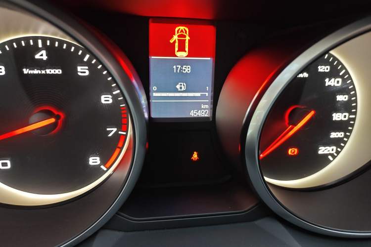 Used MG GS 2017 20T Manual Luxury Edition Odometer Close Up
