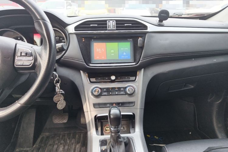 Used MG GS 2017 20T Automatic Luxury Edition Audio And AC Panel