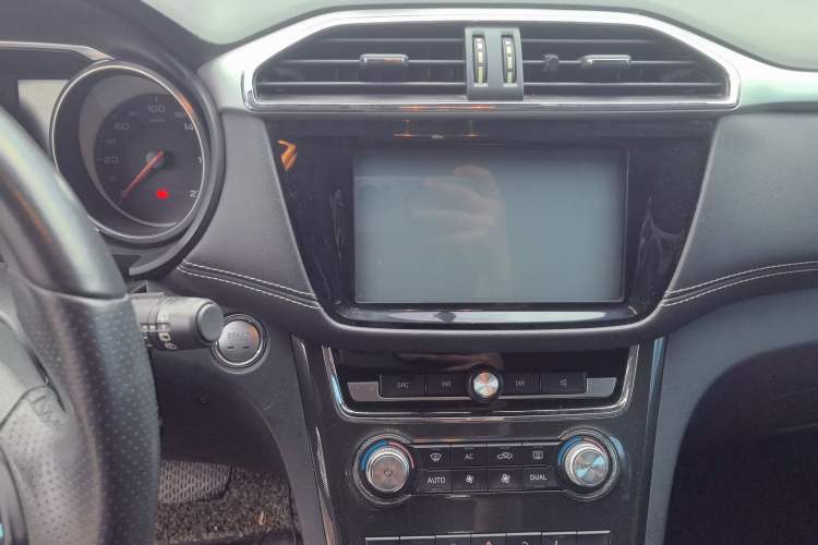Used MG GS 2017 20T Automatic Prestige Edition Audio And AC Panel