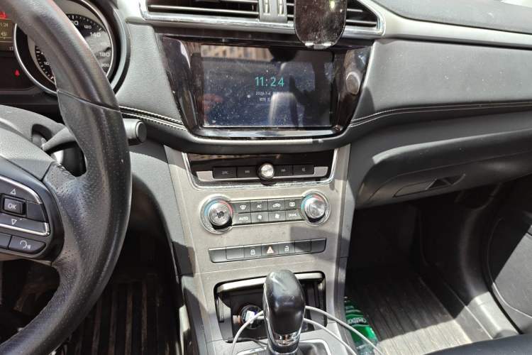 Used MG GS 2017 20T Automatic Luxury Edition Audio And AC Panel