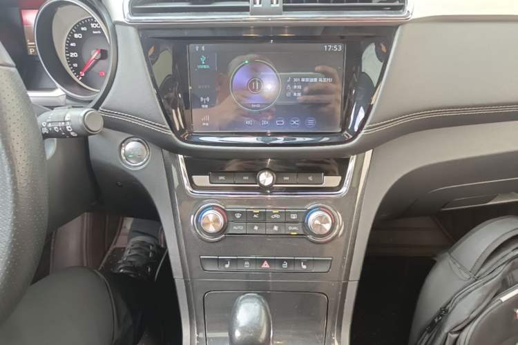 Used MG GS 2017 20T Automatic Prestige Edition Audio And AC Panel