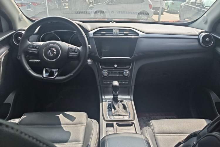 Used MG GS 2017 20T Automatic Prestige Edition Center Console