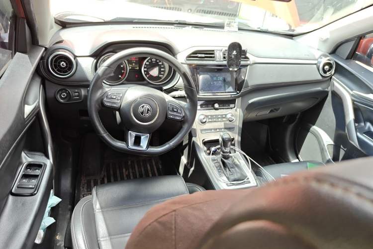 Used MG GS 2017 20T Automatic Luxury Edition Center Console