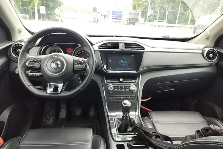 Used MG GS 2017 20T Manual Luxury Edition Center Console