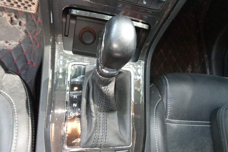 Used MG GS 2017 20T Automatic Prestige Edition Gear Lever