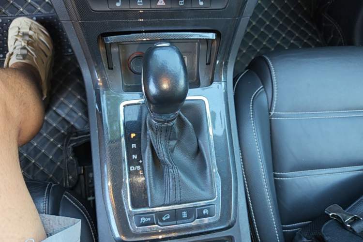 Used MG GS 2017 30T Automatic All-Wheel-Drive Flagship Edition Gear Lever