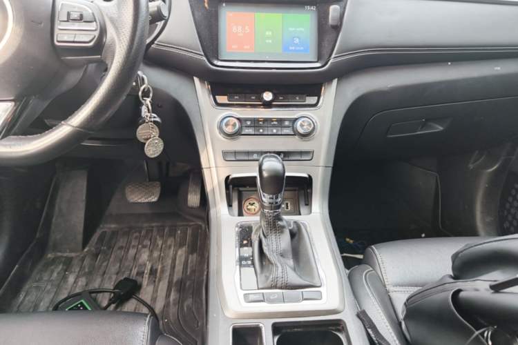 Used MG GS 2017 20T Automatic Luxury Edition Gear Lever