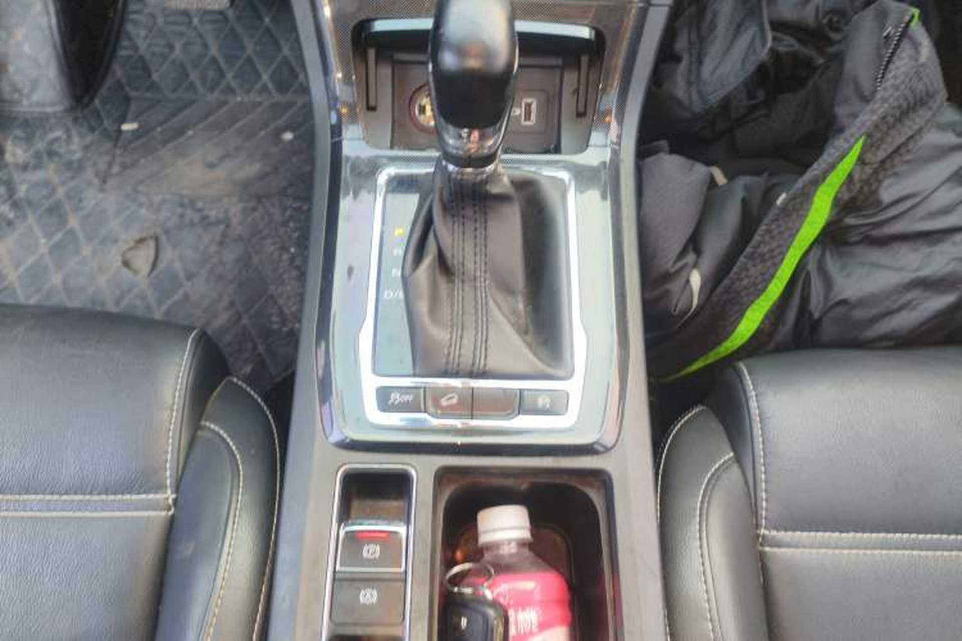 Used MG GS 2017 30T Automatic Prestige Edition Gear Lever