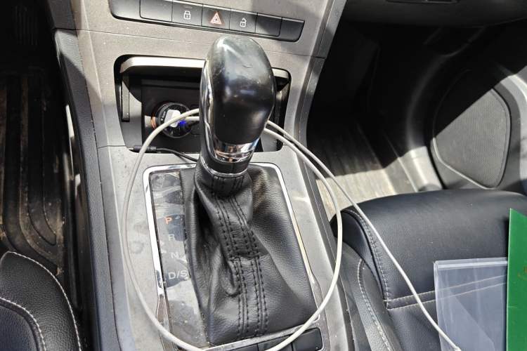 Used MG GS 2017 20T Automatic Luxury Edition Gear Lever