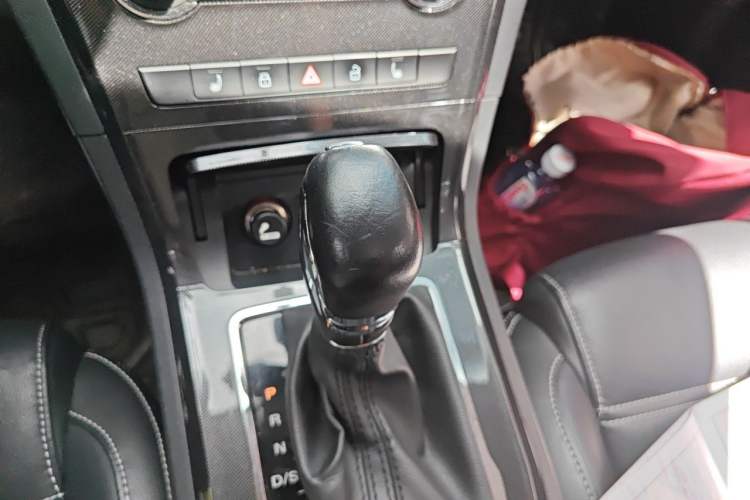 Used MG GS 2017 30T Automatic Prestige Edition Gear Lever