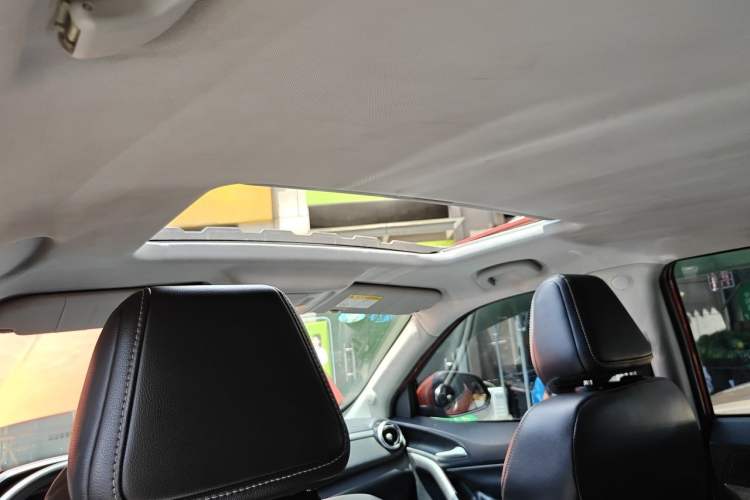 Used MG GS 2017 20T Automatic Luxury Edition Headliner