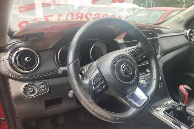 Used MG GS 2017 20T Manual Luxury Edition Interior 2