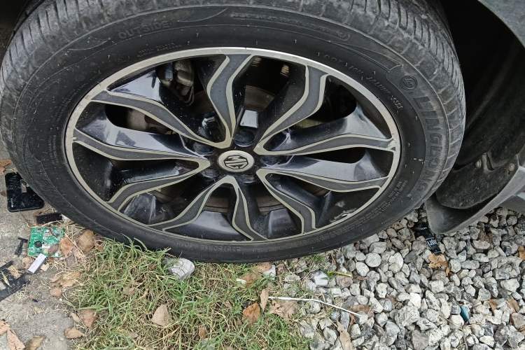 Used MG GS 2017 20T Automatic Prestige Edition Left Front Wheel Hub