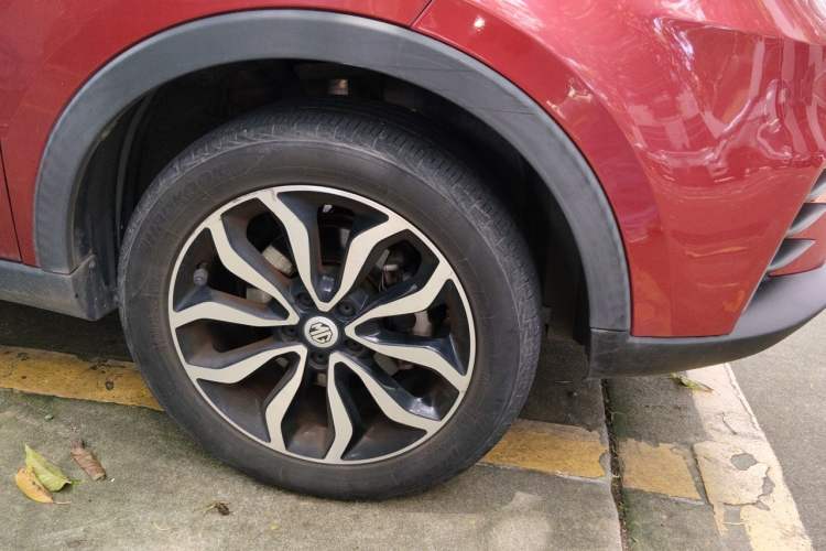 Used MG GS 2017 20T Automatic Prestige Edition Right Front Wheel Hub