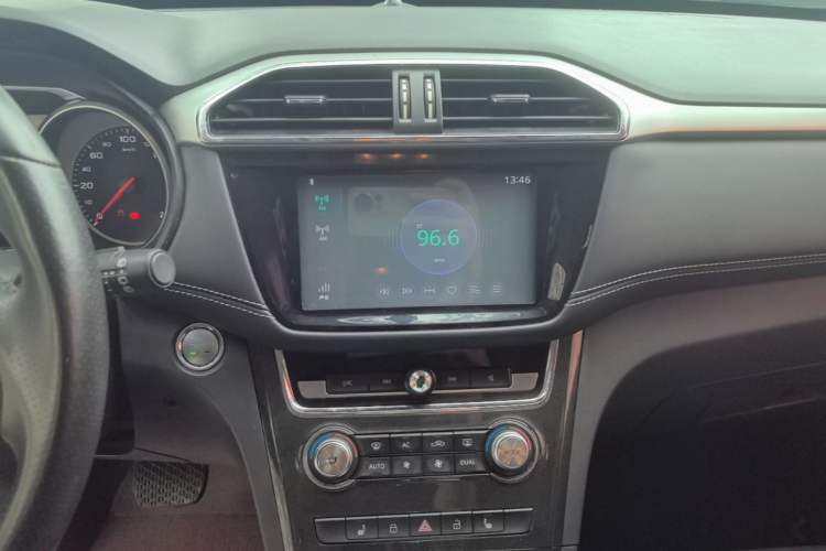 Used MG GS 2017 20T Automatic Prestige Edition Audio And AC Panel