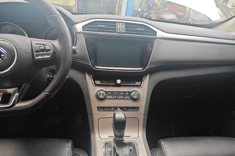 Used MG GS 2017 20T Automatic Luxury Edition Audio And AC Panel