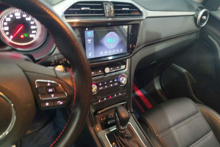 Used MG GS 2017 20T Automatic Prestige Edition Audio And AC Panel