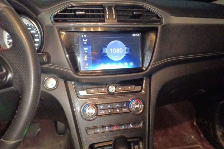 Used MG GS 2017 20T Automatic Prestige Edition Audio And AC Panel