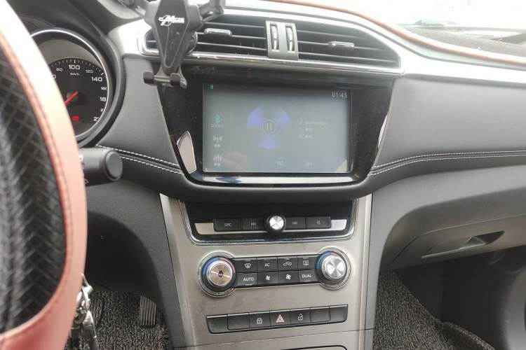 Used MG GS 2017 20T Manual Luxury Edition Audio And AC Panel