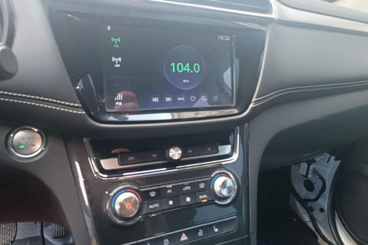 Used MG GS 2017 20T Automatic Prestige Edition Audio And AC Panel