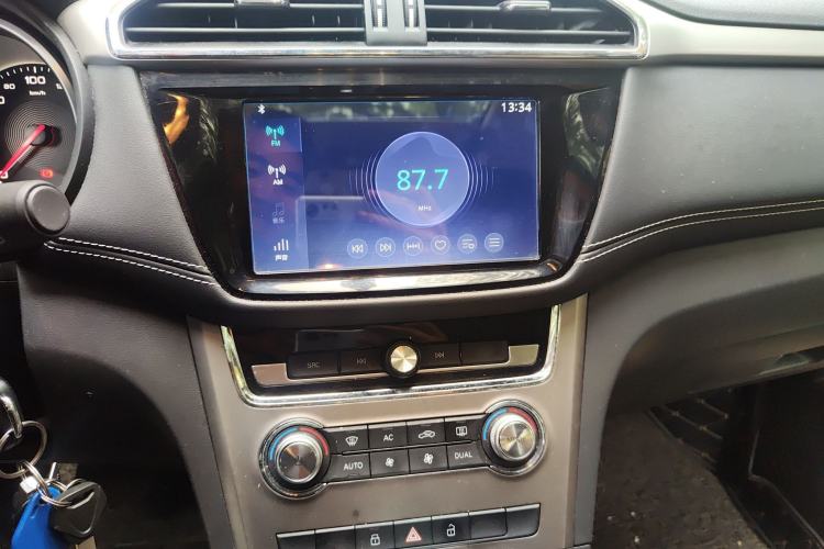 Used MG GS 2017 20T Automatic Luxury Edition Audio And AC Panel
