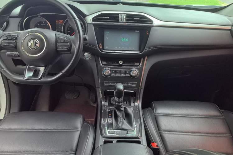 Used MG GS 2017 20T Automatic Prestige Edition Center Console