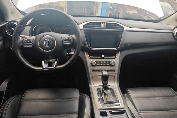 Used MG GS 2017 20T Automatic Luxury Edition Center Console
