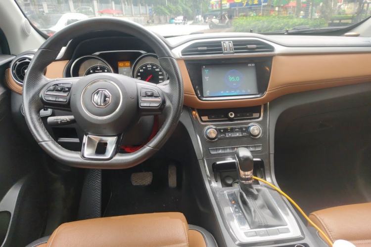 Used MG GS 2017 20T Automatic Prestige Edition Center Console