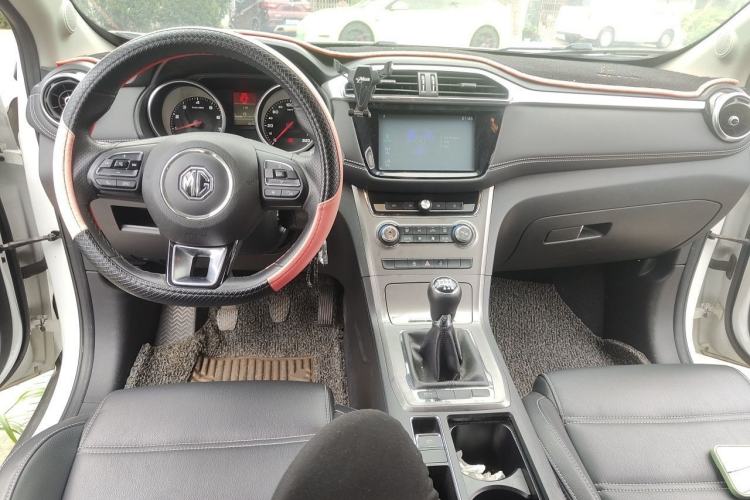 Used MG GS 2017 20T Manual Luxury Edition Center Console