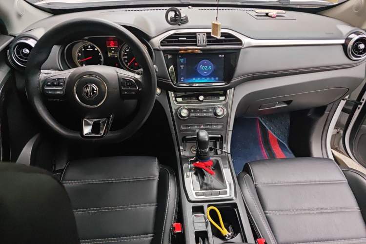 Used MG GS 2017 20T Automatic Prestige Edition Center Console