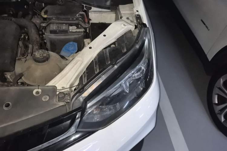 Used MG GS 2017 20T Automatic Prestige Edition Engine Bay Left