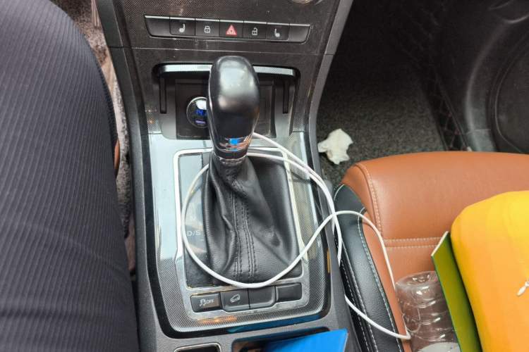 Used MG GS 2017 20T Automatic Prestige Edition Gear Lever